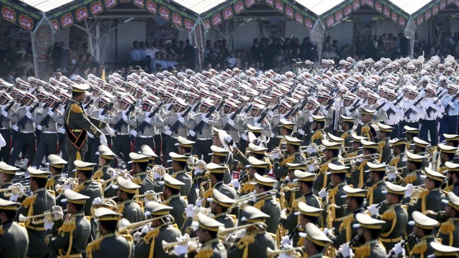 Συναγερμός στο Ιράν: Αιματηρή επίθεση σε στρατιωτική παρέλαση – Πληροφορίες για αρκετούς νεκρούς (Βίντεο) (upd)